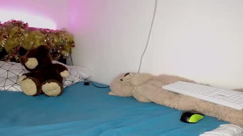 Angeles online show from December 5, 1:36 am