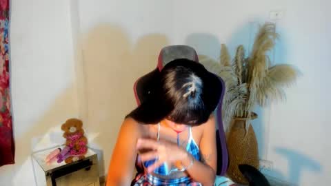 bad_girl_deluxe online show from October 31, 8:18 am