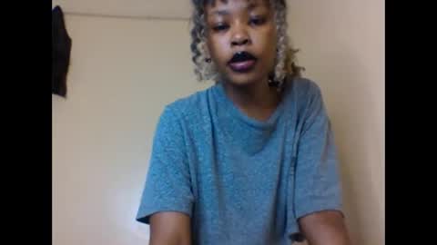 Snapshot of badgurllily chatting on October 20, 2:58 am Lily. online show from October 20, 2:58 am