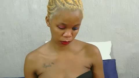 Lily online show from November 16, 7:10 am