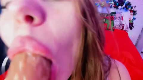 Snapshot of badnikkiy chatting on December 23, 5:39 am BADGirl online show from December 23, 5:39 am
