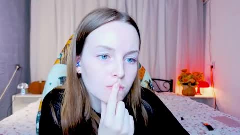 Alice online show from October 23, 6:36 pm