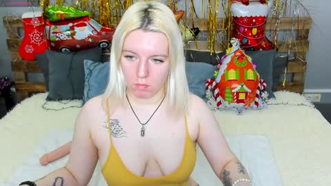holly online show from January 3, 9:36 am