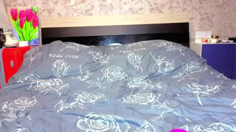 holly online show from March 28, 3:55 pm