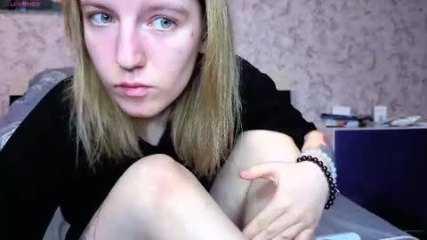 holly online show from November 18, 7:37 pm