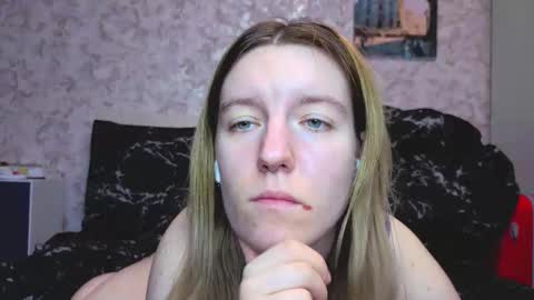 holly online show from December 5, 3:35 pm