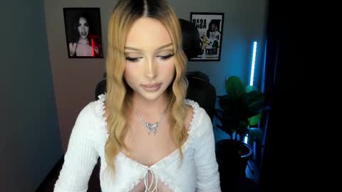 Snapshot of baklajan1907 chatting on September 12, 4:25 pm Baklajan online show from September 12, 4:25 pm