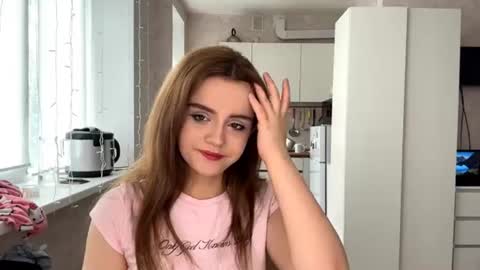 Lola  online show from July 14, 6:18 am