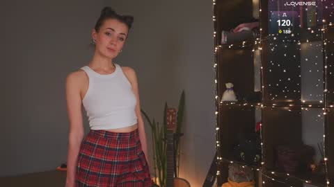 Snapshot of bananya_kitty chatting on December 27, 6:24 am Ellen and online show from December 27, 6:24 am