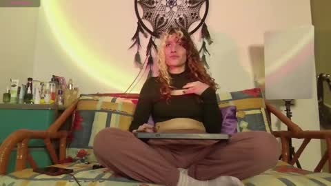 Snapshot of bandit_monkey chatting on March 5, 3:51 am V E R O N I C A online show from March 5, 3:51 am