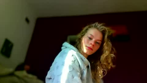 charliejones online show from September 23, 1:42 pm