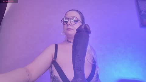 Snapshot of barbara_dennis chatting on February 27, 11:41 am barbara_dennis online show from February 27, 11:41 am