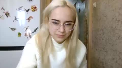 barbie___girl online show from December 3, 9:33 am