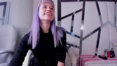 Snapshot of barbieambarx chatting on September 13, 2:47 pm Barbie online show from September 13, 2:47 pm