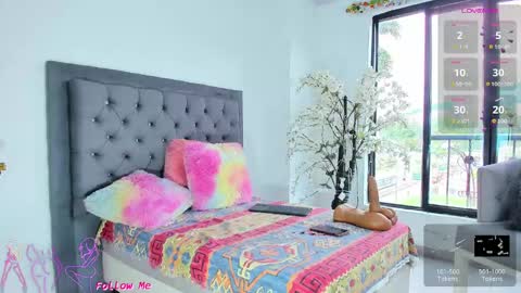 Snapshot of barbiefoxx chatting on March 3, 7:35 pm Barbiefoxx online show from March 3, 7:35 pm