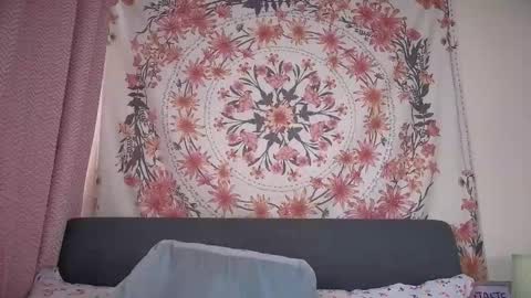 Snapshot of barbiegirl966 chatting on September 19, 8:57 am barbiegirl966 online show from September 19, 8:57 am