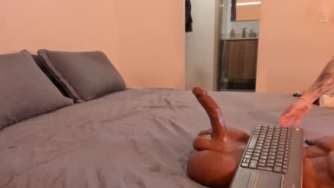 B A R B I E    R O B E R T S online show from December 11, 2:54 pm