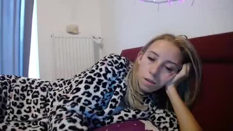 Lena online show from December 3, 1:43 pm