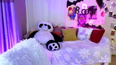 Snapshot of battymelody chatting on October 31, 10:08 am atty online show from October 31, 10:08 am