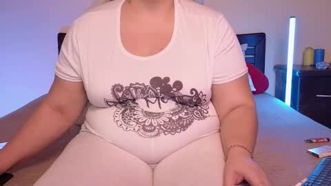 Snapshot of bbw_goddes chatting on October 28, 6:13 pm Love online show from October 28, 6:13 pm