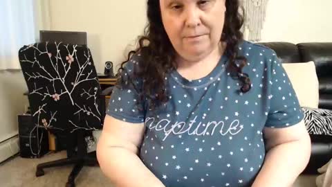 Julie online show from February 12, 1:09 am