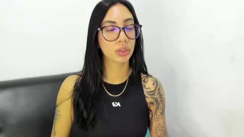 daniela villamizar online show from January 4, 2:14 pm