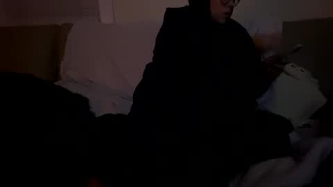 Snapshot of beachymilf chatting on October 30, 3:20 am BeachyMILF online show from October 30, 3:20 am