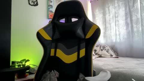 MELANI online show from October 17, 6:00 pm