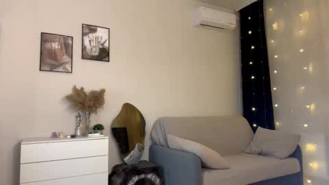 Katie online show from November 22, 3:26 pm