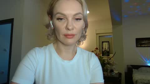 Beautifulkollette online show from December 30, 11:59 am