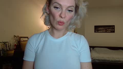Beautifulkollette online show from February 5, 9:40 pm