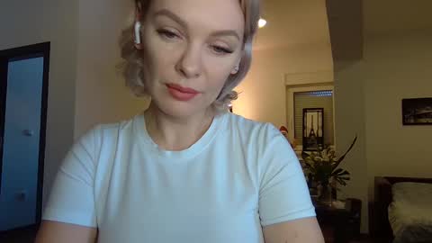 Beautifulkollette online show from December 28, 11:41 am