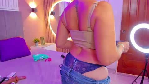 Chantall online show from December 14, 7:25 pm