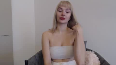 POLLY online show from October 7, 2:21 pm