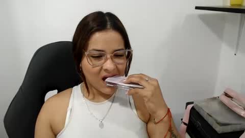 beautyykarol online show from July 9, 5:26 pm