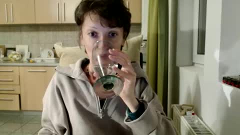 Raluca online show from October 2, 6:46 pm