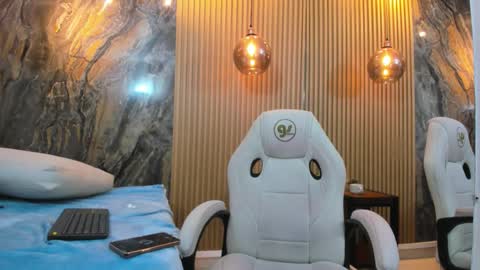 beca online show from February 2, 12:37 pm