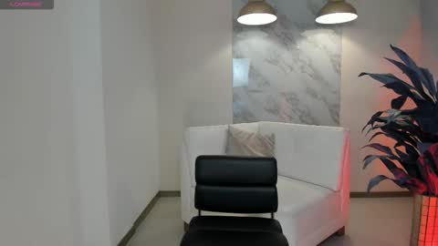 Am Becca online show from March 5, 12:01 pm