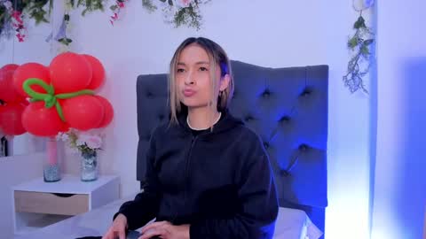 beccamilanni online show from December 28, 12:45 pm