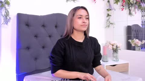 beccamilanni online show from December 14, 12:44 pm