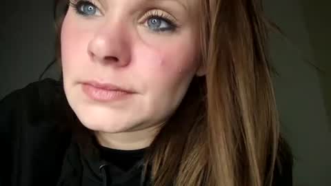 BECKY BOO  online show from April 3, 6:33 am