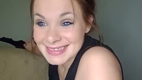 Snapshot of becky2994 chatting on October 29, 7:23 am BECKY BOO online show from October 29, 7:23 am