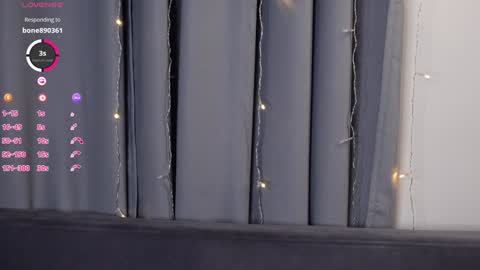 BeckyMartens come join me on    while im offline here  online show from October 26, 2:40 am