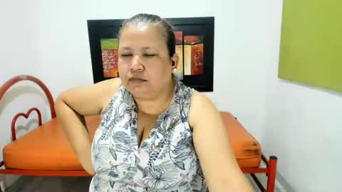 beckyummys online show from February 20, 11:42 am