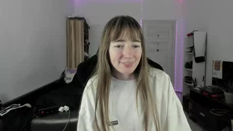 Lisa online show from September 28, 3:50 pm