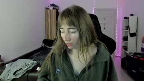 Lisa online show from October 17, 6:11 pm