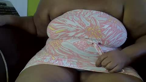 Snapshot of bekky_darling chatting on March 3, 8:43 am bekky_darling online show from March 3, 8:43 am