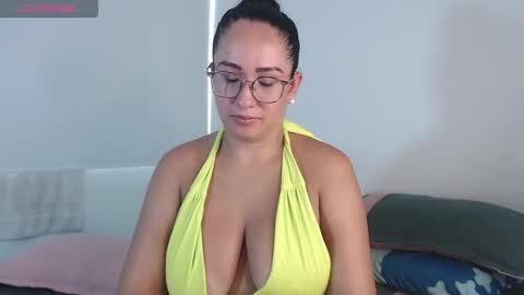 hadid online show from December 14, 2:01 pm