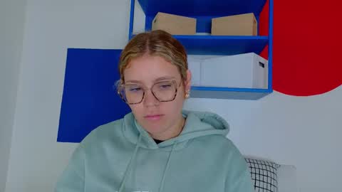 Snapshot of belamiller chatting on October 10, 12:10 pm BELA online show from October 10, 12:10 pm