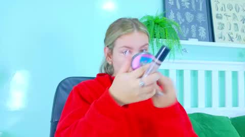 Snapshot of belamiller chatting on October 4, 11:49 am BELA online show from October 4, 11:49 am